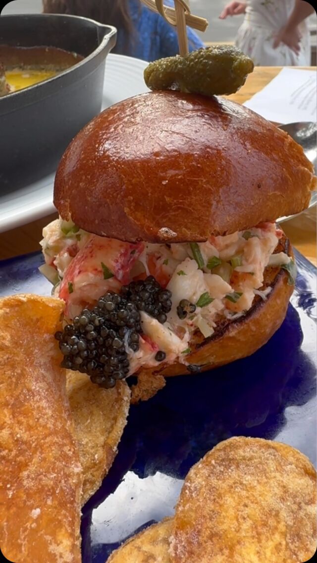 Throwing it back to this lobster slider with a side of caviar and chips! 🦞

I don’t even need to tell you how good it was, you can use your imagination.

•
•
•

#girlswholiketoeat #newport #girlswholiketoeatofficial #rhodeisland #rhodeislandeats #newenglandfood #foodietravels #rhodyeats #rieats #rhody l #mv #mvfood #newenglandfood #marthasvineyard #girlswholiketotravel #foodie #girlswholiketoeatmv #massachusetts #ma #eatmv #marthasvineyard #lobsterslider #caviar